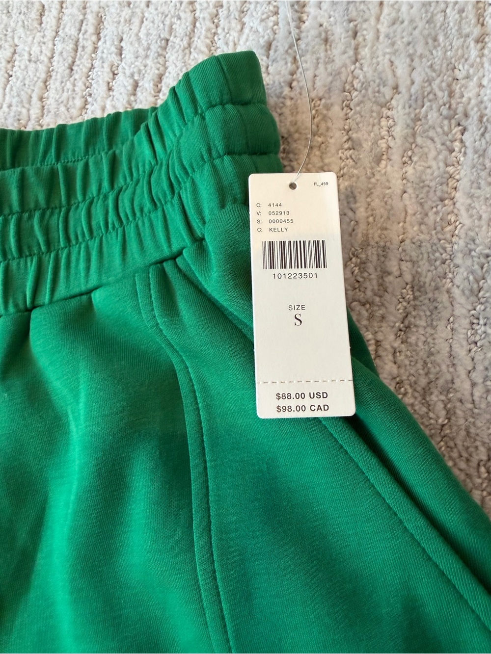 New Varley Atrium High Rise Shorts, Green Small - NWT - Picture 3 of 4
